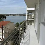 Loutra Loutra Oraias Elenis
