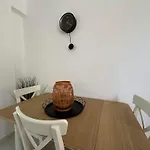 Loutra Apartamento *