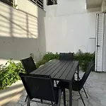 Loutra Apartamento
