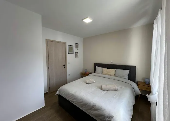 Loutra Loutra Oraias Elenis