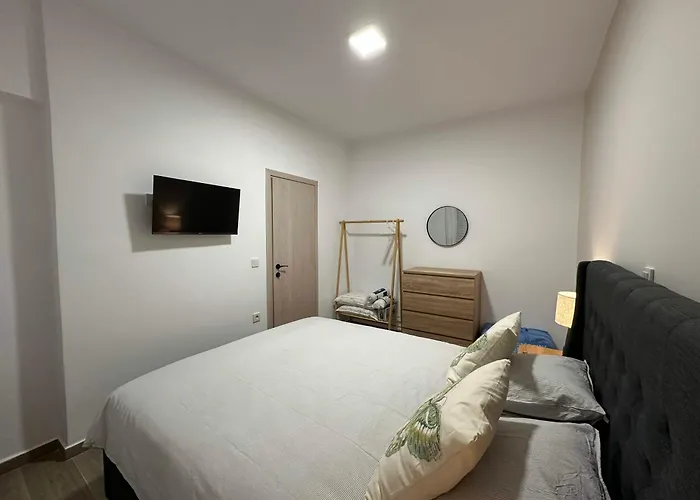 Loutra Loutra Oraias Elenis